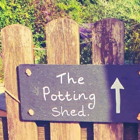 The Potting Shed Near Tenby, 100" Projector, Four Poster Bed, On-Site Hot Tub Access Via Spa Pack, Breakfast Eksteriør bilde