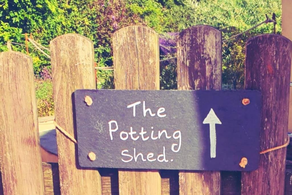 The Potting Shed Near Tenby, 100" Projector, Four Poster Bed, On-Site Hot Tub Access Via Spa Pack, Breakfast Eksteriør bilde
